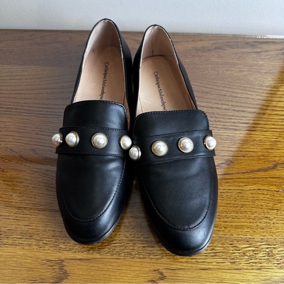 Catherine Malandrino Ceci Black Leather Pearl Accent Loafers SZ 8.5 - Picture 2 of 13